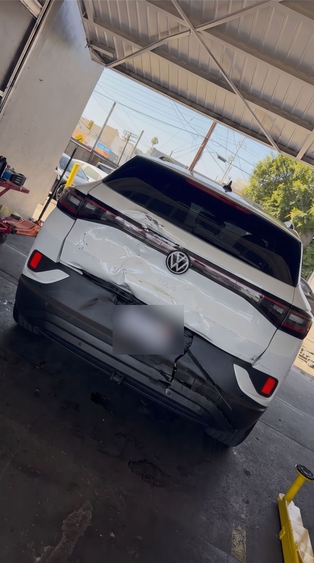 VW ID.4 rear-end damage